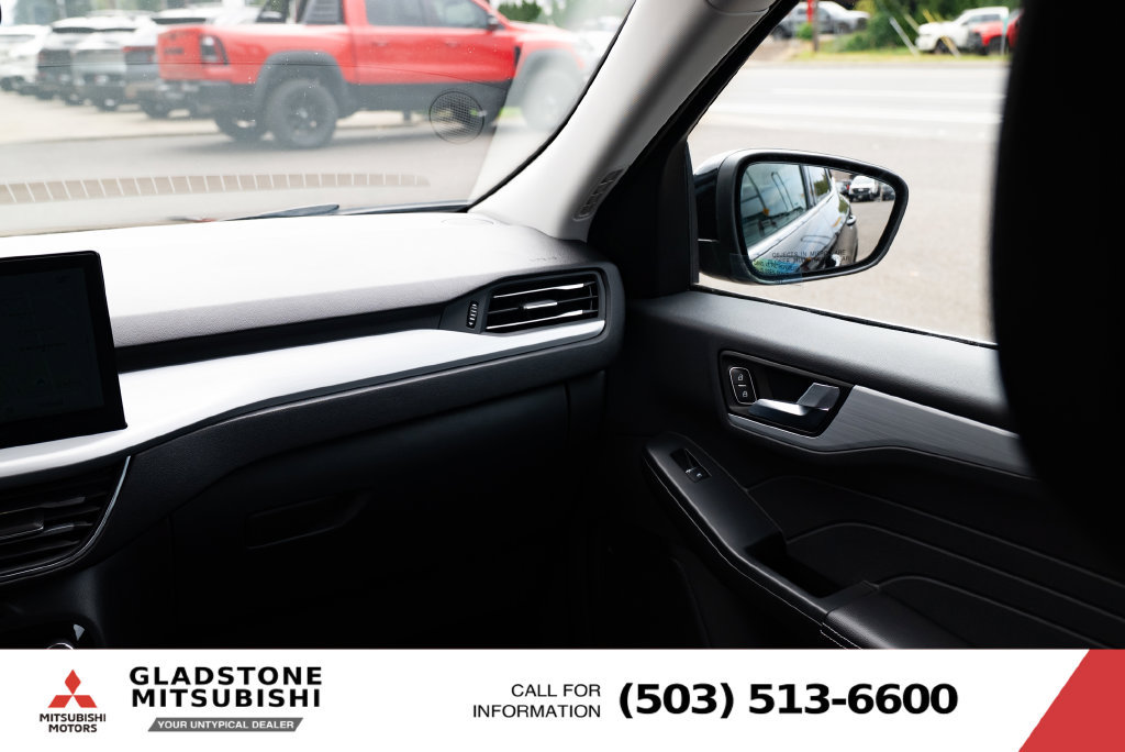 Used 2025 Ford Escape Platinum AWD/4WD image 11