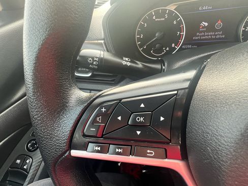 Used 2025 Nissan Altima 2.5 SV FWD image 21
