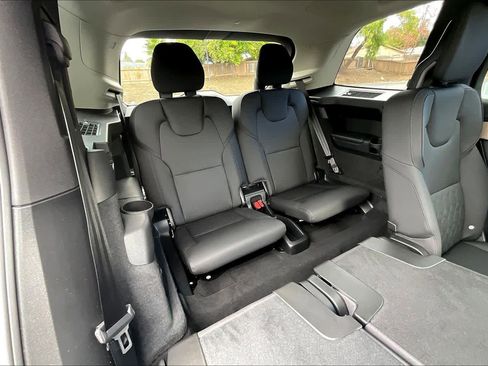 New 2026 Volvo XC90 B5 Plus image 28