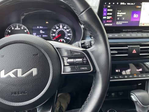 Certified 2023 Kia Seltos S w/ Navigation Package image 19