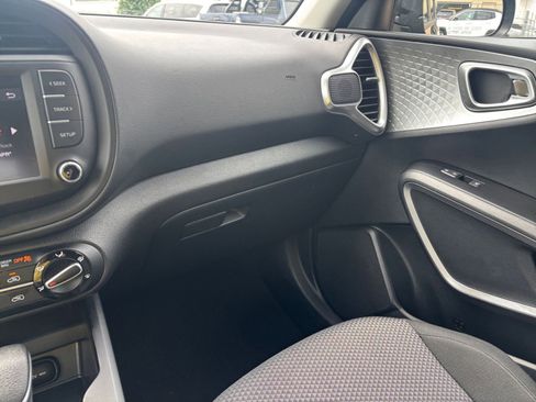 Used 2025 Kia Soul LX w/ LX Technology Package FWD image 33