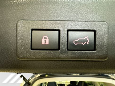 Used 2025 Subaru Ascent Premium AWD/4WD image 27