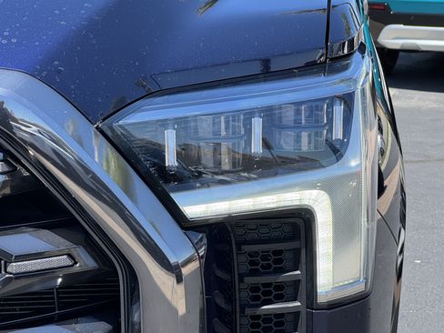 Used 2023 Toyota Tundra Platinum AWD/4WD image 10