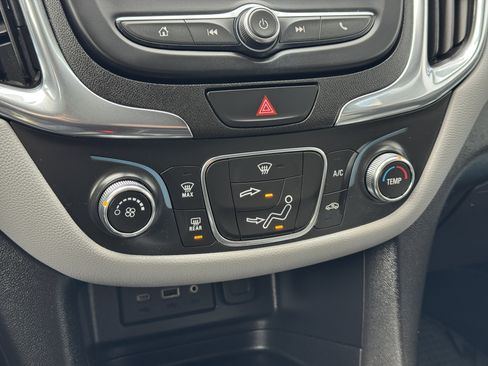 Certified 2020 Chevrolet Equinox LS w/ LS Convenience Package image 29