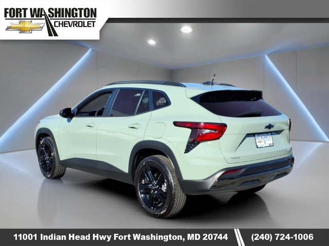 Used 2026 Chevrolet Trax ACTIV w/ Sunroof Package FWD image 5