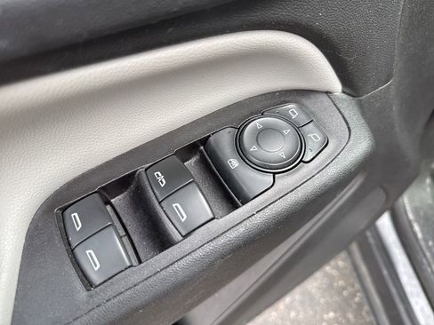 Used 2019 Chevrolet Equinox LT image 13