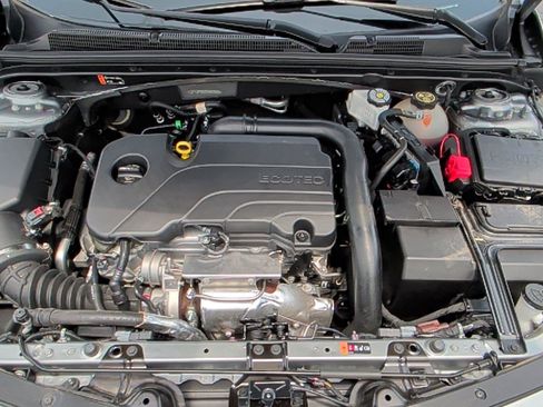 Used 2023 Chevrolet Malibu LT FWD image 35