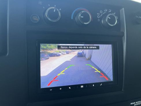 Used 2012 Chevrolet Express 1500 image 39