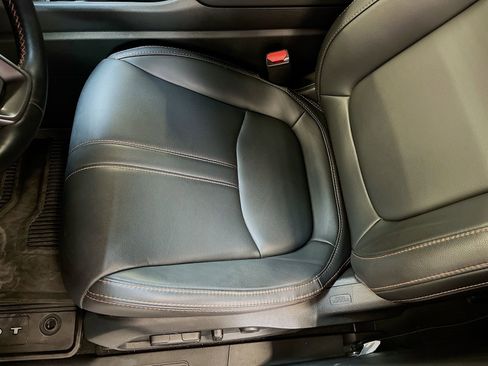 Used 2025 Honda Pilot TrailSport image 19