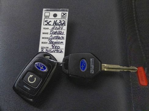 Used 2024 Subaru Outback Premium AWD/4WD image 29