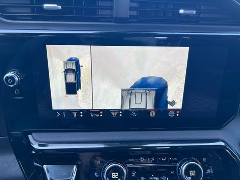 Used 2024 GMC Sierra 2500 AT4 w/ Technology Package image 42