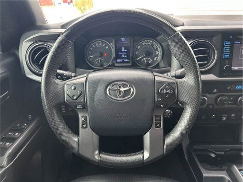 Used 2019 Toyota Tacoma TRD Sport image 19