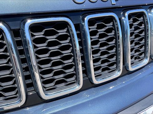 Used 2021 Jeep Grand Cherokee Limited AWD/4WD image 26