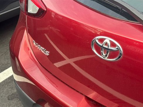 Used 2020 Toyota Yaris LE image 6