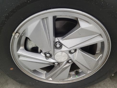 Used 2024 Hyundai Elantra SE image 31