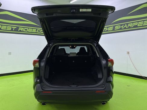 Used 2020 Toyota RAV4 XLE w/ Convenience Package AWD/4WD image 9