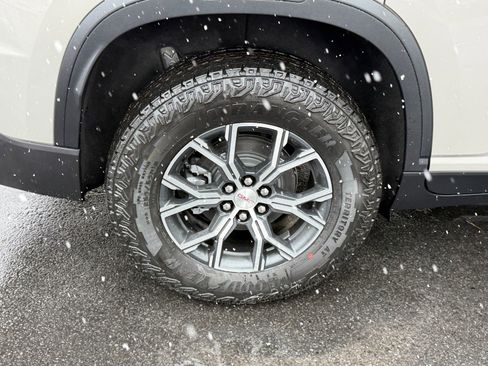 New 2026 GMC Acadia AT4 image 11