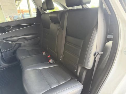 Used 2019 Kia Sorento SX w/ SX Touring Package AWD/4WD image 16