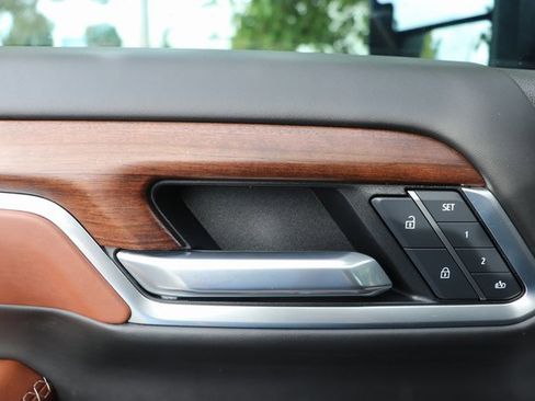 Used 2025 GMC Sierra 3500 Denali Ultimate image 21