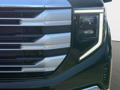 Used 2026 GMC Sierra 1500 SLE w/ Max Trailering Package image 9