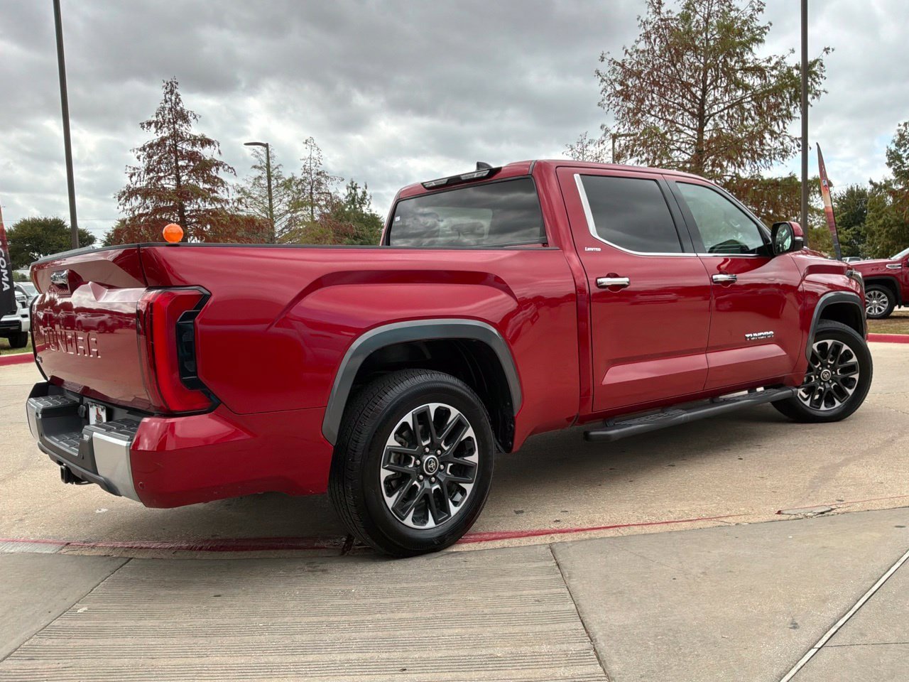 Used 2023 Toyota Tundra Limited w/ Power Package AWD/4WD image 6