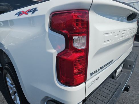 Used 2023 Chevrolet Silverado 1500 LT AWD/4WD image 35