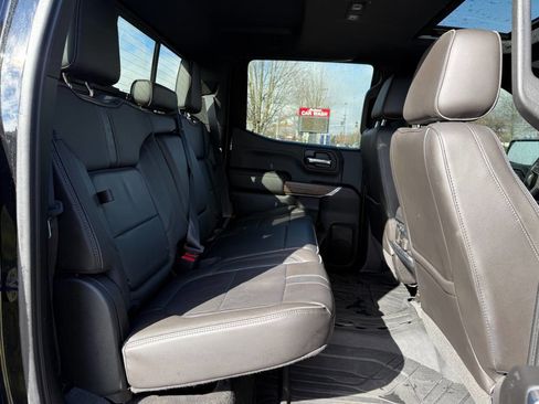 Used 2019 Chevrolet Silverado 1500 High Country image 18