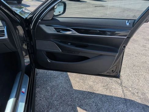 Used 2019 BMW 740i w/ M Sport Package RWD image 19