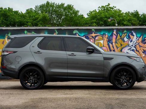 Used 2017 Land Rover Discovery SE AWD/4WD image 6