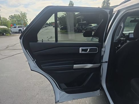 Used 2021 Ford Explorer XLT w/ Class III Trailer Tow Package AWD/4WD image 24