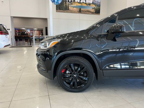 Used 2018 Chevrolet Trax LT w/ Sun & Sound Package image 9