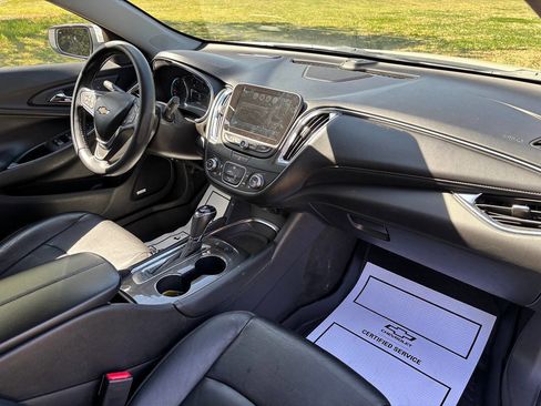 Used 2016 Chevrolet Malibu LT w/ Leather Package image 11