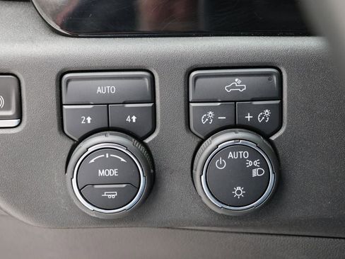 Used 2023 Chevrolet Silverado 1500 LT AWD/4WD image 29