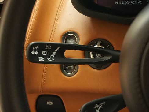 Used 2021 McLaren GT image 18