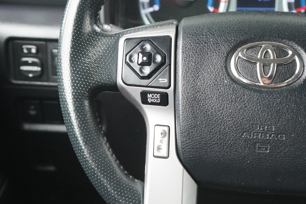 Used 2018 Toyota 4Runner SR5 AWD/4WD image 15