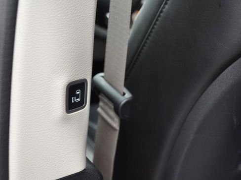 Used 2022 Chrysler Pacifica Limited image 18