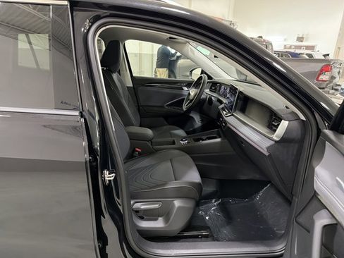 New 2026 Volkswagen Tiguan SE AWD/4WD image 36