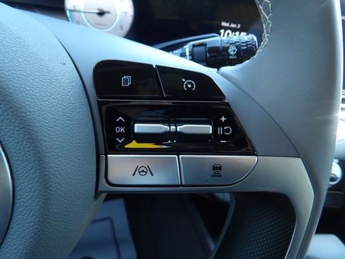 Certified 2023 Hyundai Elantra SEL w/ Convenience Package FWD image 19