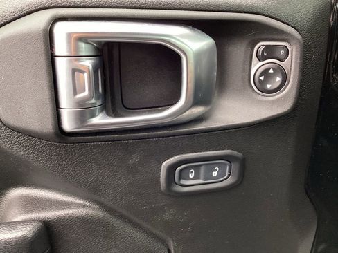 Used 2023 Jeep Wrangler Unlimited w/ Cold Weather Group AWD/4WD image 19