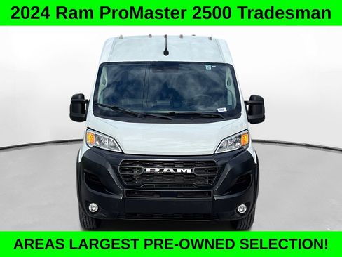 Used 2024 RAM ProMaster 2500 w/ Convenience Group FWD image 2