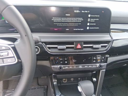 Used 2025 Kia Seltos S image 11