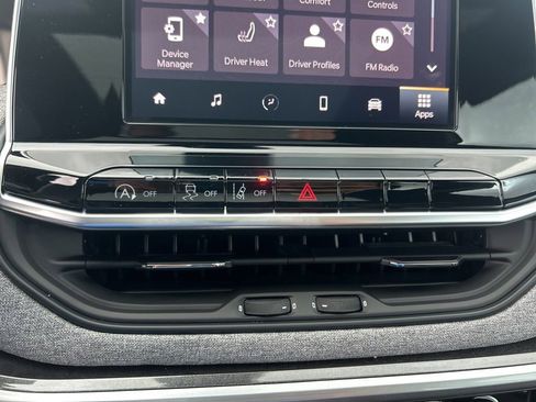 New 2025 Jeep Compass Latitude w/ Sun & Sound Group image 37