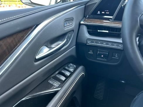 Certified 2024 Cadillac Escalade Sport Platinum w/ LPO, ONYX Package AWD/4WD image 20