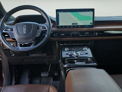 Used 2022 Lincoln Nautilus Reserve AWD/4WD image 23
