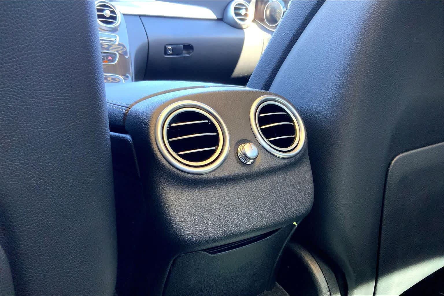 Used 2018 Mercedes-Benz C 300 4MATIC Sedan image 35