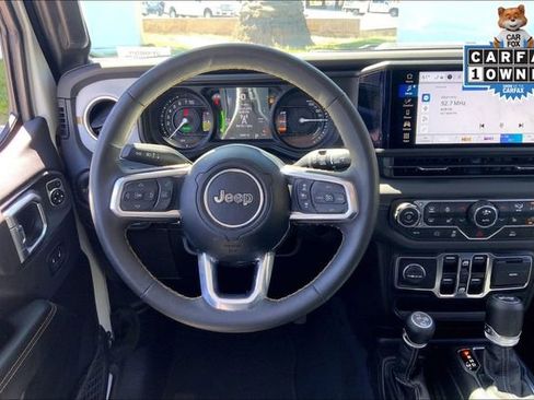 Used 2024 Jeep Wrangler Unlimited Sahara AWD/4WD image 5
