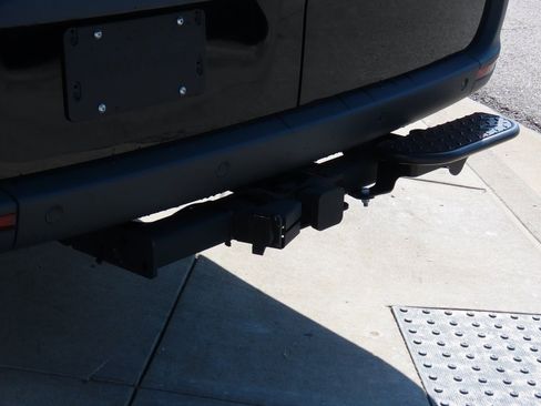 Used 2024 Mercedes-Benz Sprinter 2500 image 8