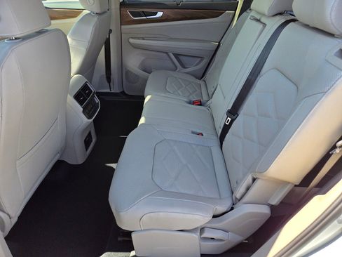 New 2026 Volkswagen Atlas SE FWD image 8