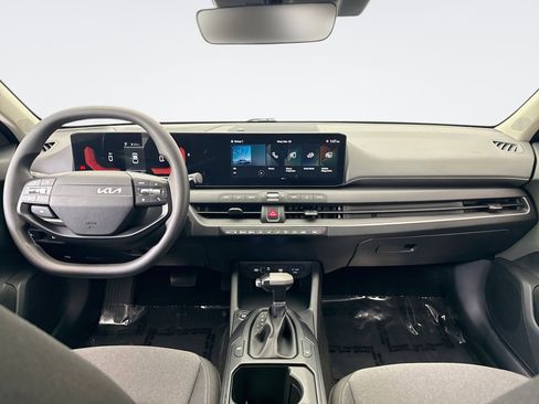 Used 2025 Kia K4 LXS image 14