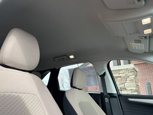 Used 2022 Ford Escape SE AWD/4WD image 17